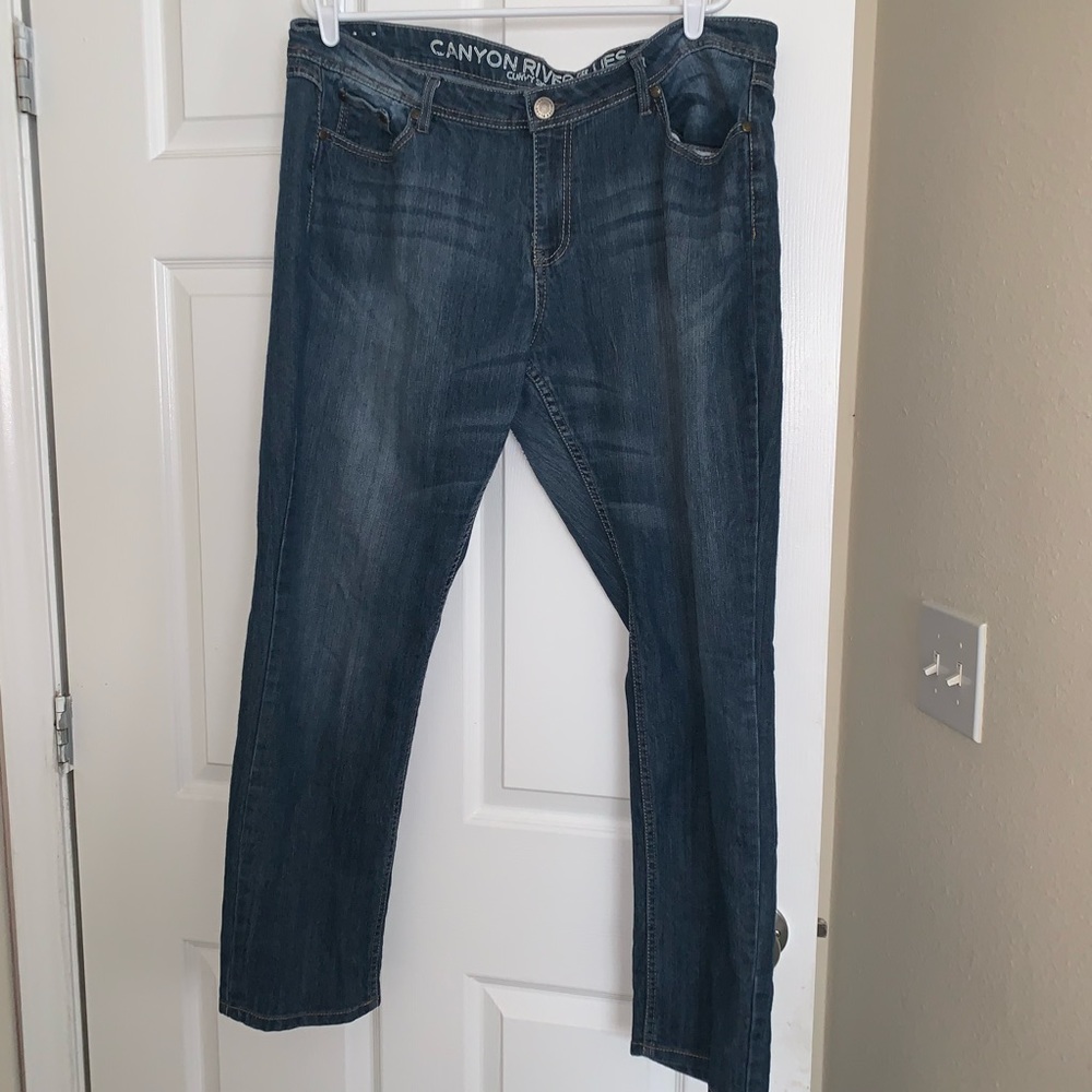 Woman’s Plus Sized Jeans